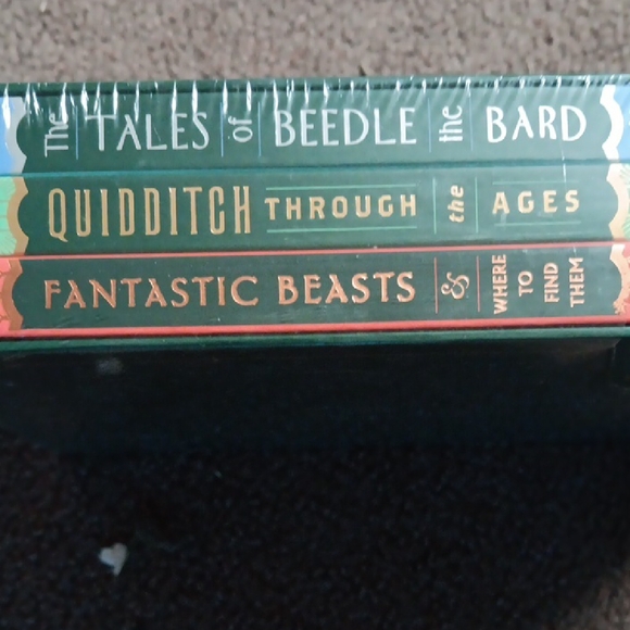 Hogwarts Library Box Set - Picture 4 of 4